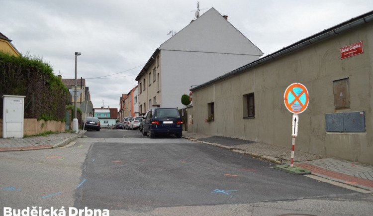 Ulice Jana Čapka v Suchém Vrbném je opravená