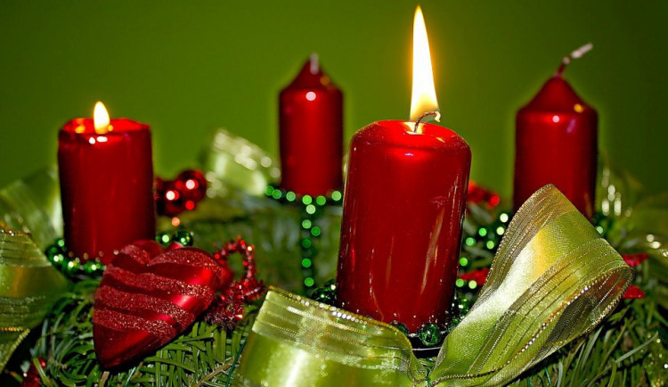 FOTO: Adventní věnec patří k nejoblíbenějším vánočním dekoracím