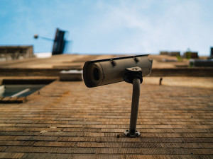 Uničov hlídá nový inteligentní kamerový systém, bez obsluhy sám pozná podezřelé dění v ulicích