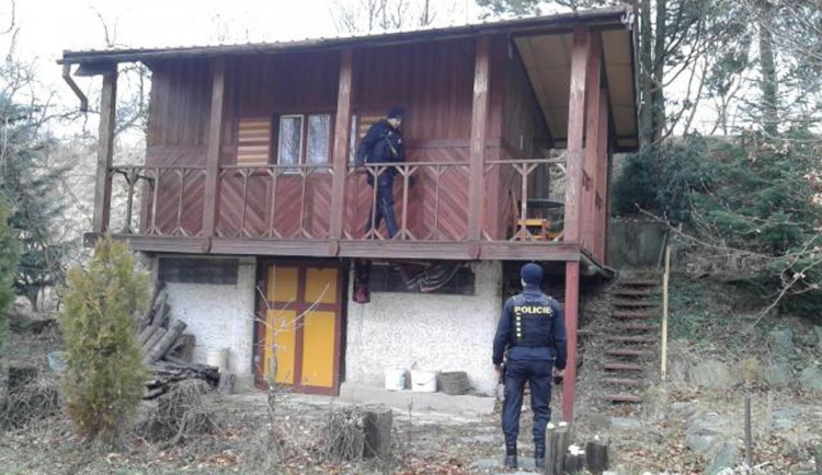 Ke dvěma vloupáním do chat došlo v noci na středu, policie kontroluje jejich zabezpečení