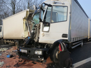 Provoz na D35 ve směru od Mohelnice na Olomouc je po nehodě dvou kamionů obnoven