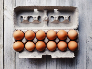 Podle testu jsou vejce v některých baleních prodávaných v Česku různě čerstvá
