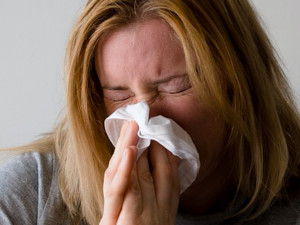 Ač nemocných v kraji ubývá, s vážnou formou chřipky se potýká více lidí. Jeden člověk už jí podlehl