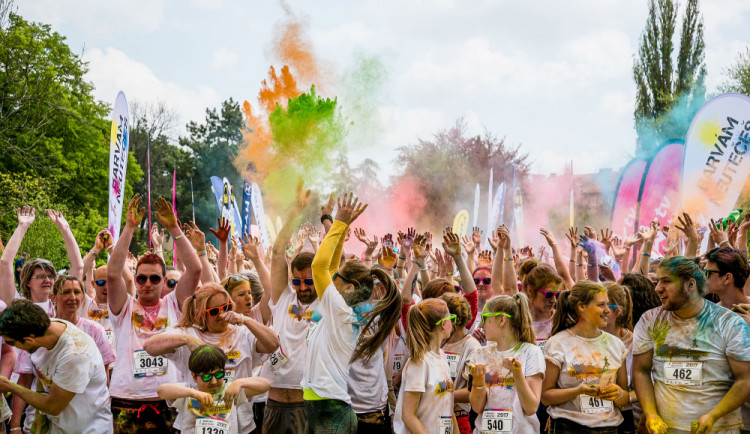 Letošní běžecký seriál Barvám Neutečeš je za dveřmi, v Olomouci se poběží v sobotu