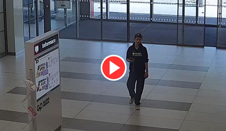 VIDEO: Mladík ukradl kolo přímo před obchodem, pomozte policii ho najít