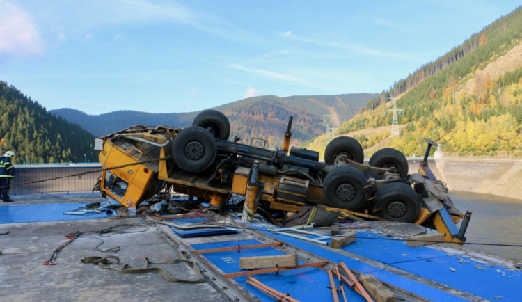 1000x1000-1523954310-1000x1000-1508415144