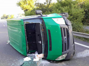 FOTO: Po nehodě dvou aut na dálnici z Olomouce na Mohelnici je provoz obnoven