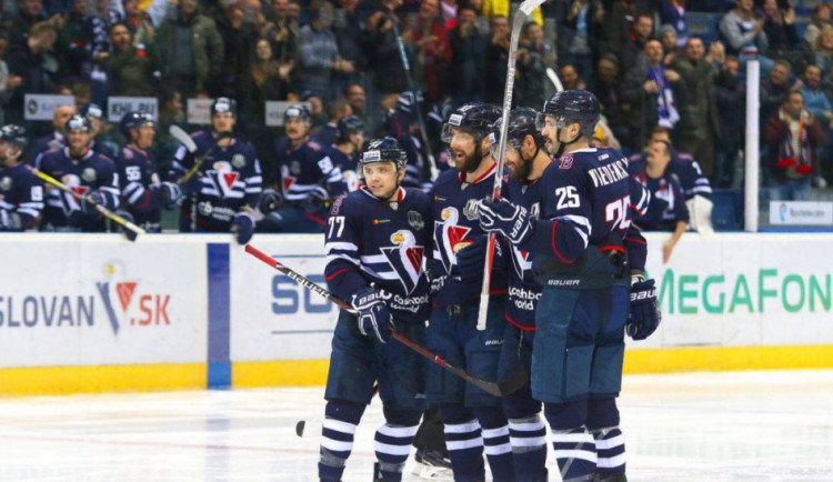 Slovan Bratislava do Olomouce nepřijede. Tým skolily střevní problémy