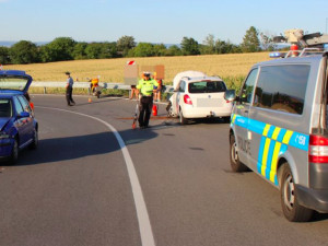 Osmnáctiletá řidička nezvládla zatáčku a čelně se srazila s protijedoucím autem