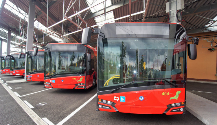 FOTO: Nové moderní elektro midibusy vyjedou do budějckých ulic už v listopadu