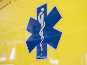 AKTUÁLNĚ: Auto srazilo dvaaosmdesátiletého muže v Olomouci, byl převezen do nemocnice