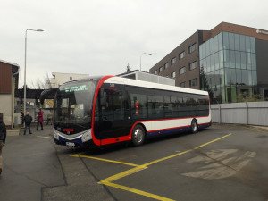 FOTO/VIDEO: Olomouc má svůj první elektrobus, je tichý a klimatizovaný