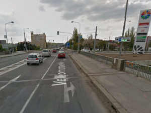 Řidič Avie po nehodě ve Velkomoravské ulici nadýchal téměř dvě a půl promile