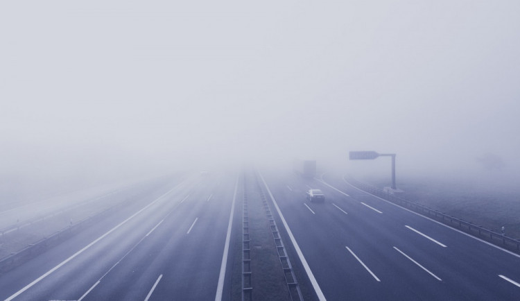 Smog trápí nejvíce lidi v Hranicích a Přerově, řidiči by měli omezit jízdu autem