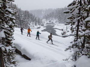 O víkendu byly sjezdovky v Jeseníkách plné lyžařů i navzdory nepříznivému počasí