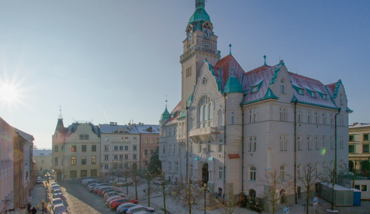Na šumperské radnici dokončili rekonstrukci fasády