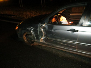 Řidič přejel částečně do protisměru a naboural do protijedoucího BMW. Vznikla škoda za 150 tisíc