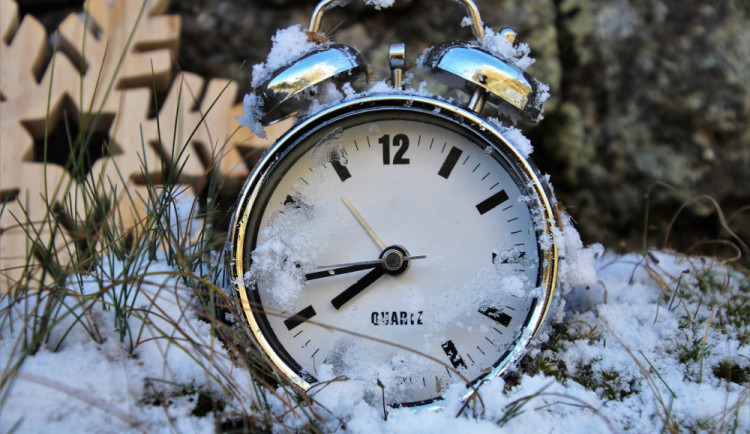 ANKETA: Máte raději zimní, nebo letní čas?