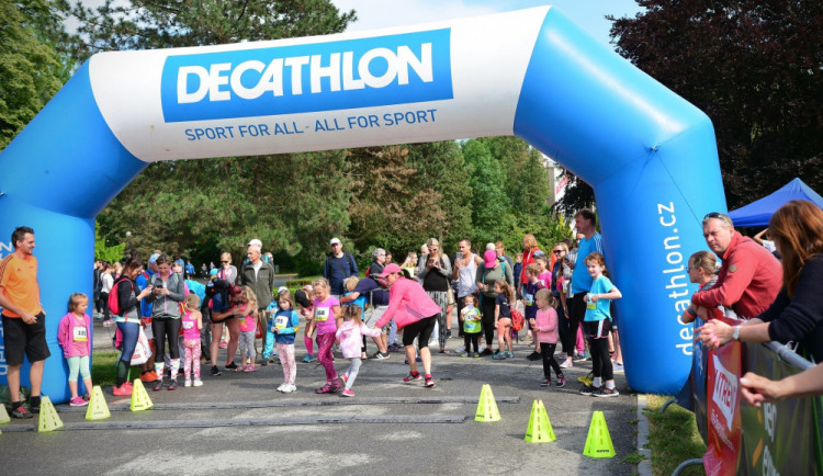 Zaběhněte si pro medaili a podpořte Středisko pro ranou péči. Zakličujete si s Davidem Rozehnalem a ceny předá Jiří Dopita