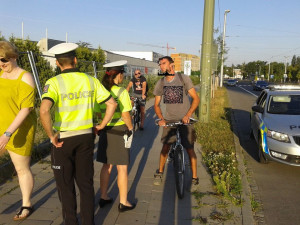 FOTO: Policisté dnes ráno zastavili dvacet cyklistů, kteří porušili zákon. Kontroly budou pokračovat