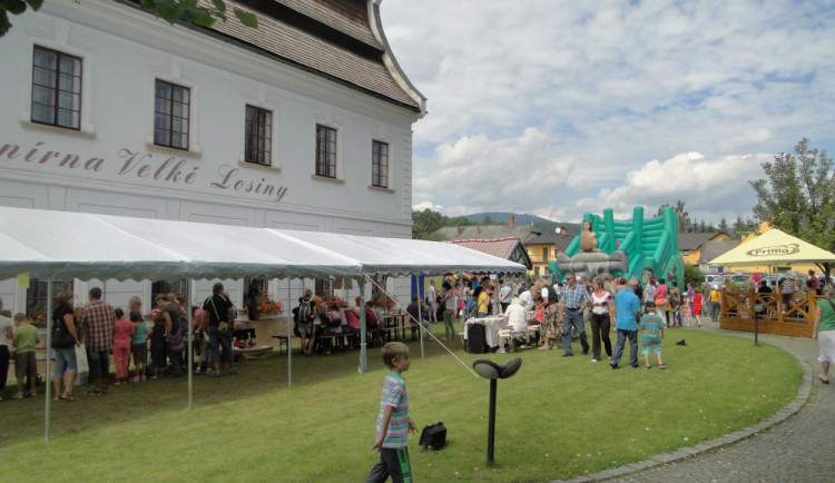 Ruční papírna ve Velkých Losinách o víkendu ožije bohatým programem