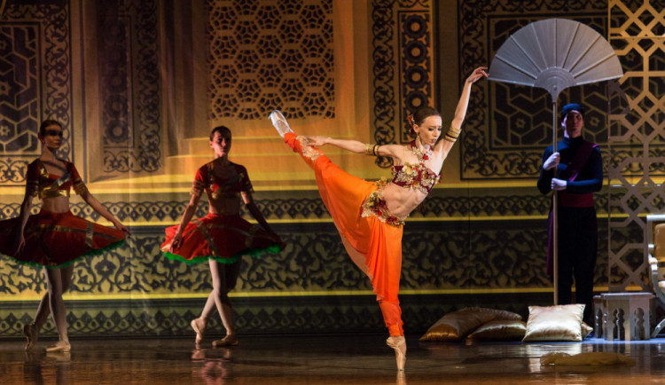 Emily-Joy Smith, sólistka baletu, se probojovala do širší nominace na cenu Thálie. Nominovaná je i Barbora Řeřichová