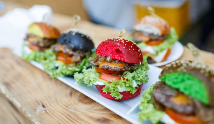 Garden Food Festival letos proběhne v rozáriu. Nabídne pečené pštrosy, raw speciality i cizokrajné dezerty