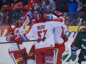 Olomoučtí hokejisté porazili Karlovy Vary 3:2 a v tabulce extraligy jsou čtvrtí