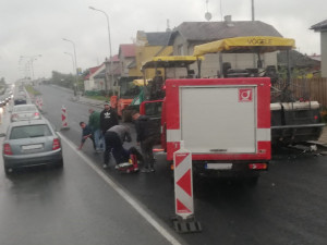 AKTUÁLNĚ: Při dopravní nehodě na Přerovské ulici v Olomouci byl zraněn jeden člověk