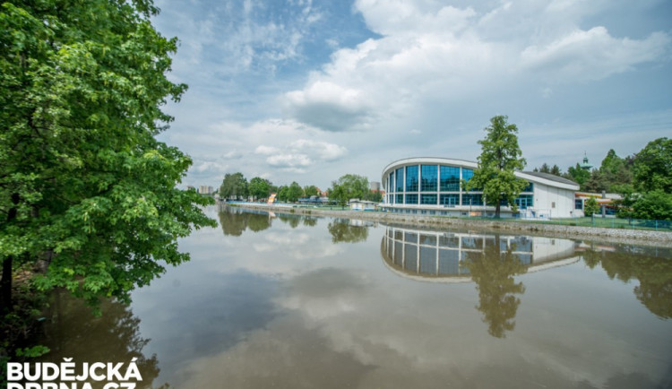 Plavecký stadion se dočká nové střechy, nebyla opravována 50 let