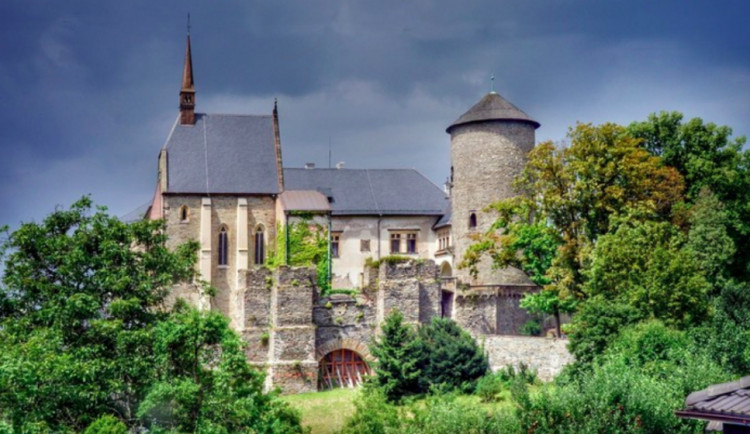 size4-15454701811294-124-1000x1000-1516091019-statni-hrad-sternberk