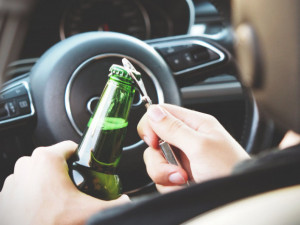 Alkohol i drogy u řidičů. Olomoučtí policisté měli o víkendu co dělat