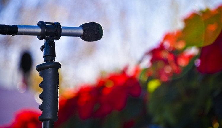 microphone-2817923_1280