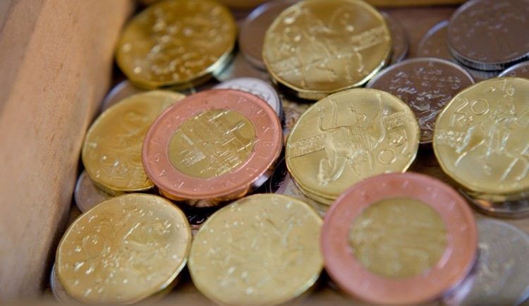 size4-15608397312338-124-czech-coins-3718911-1280