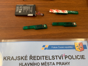 Zadržené věcí u skimmerů.