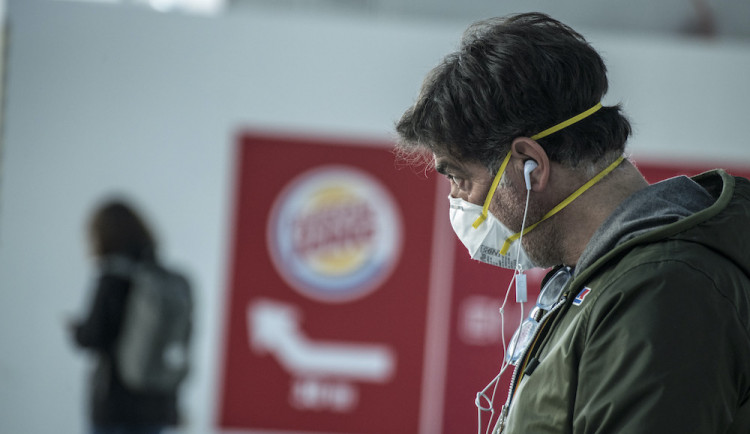 size4-1584381659494-124-cesko-ma-prvni-tri-osoby-vylecene-z-nakazy-novym-koronavirem-infikovany-olomoucky-lekar-nikoho-nenak