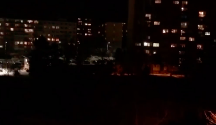 Uzavřená Litovel a Uničov večer ožívá společným potleskem lidí