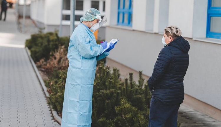 AKTUÁLNĚ: Jen za dnešek přibylo na Olomoucku 28 potvrzených případů nákazy koronavirem