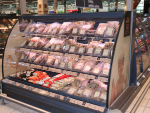 Olomoucký Globus je v době koronaviru dobře připraven. Instalují se plexiskla, zaměstnanci šijí roušky