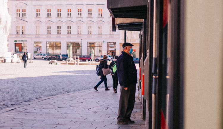 V kraji je 318 potvrzených případů nakažení koronavirem, tři lidé zemřeli