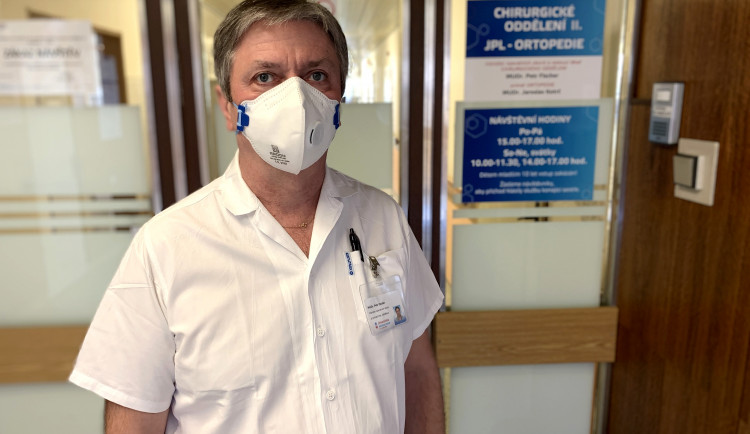 Primář chirurgického oddělení Jesenické nemocn ice Petr Fischer