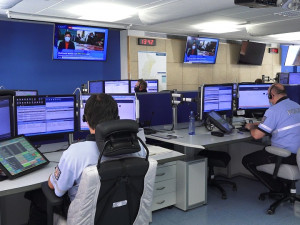 VIDEO: Jak fungují policisté na lince 158 v době pandemie? Za celou dobu přijali v kraji 6 tisíc telefonátů