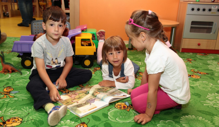 Zápisy do mateřských škol budou probíhat bez dětí. V nejlepším případě však také bez rodičů