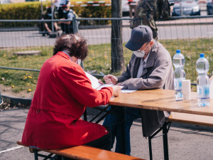 FOTO/VIDEO: Olomouc za sebou první den plošného testování, takto to dnes vypadlo u Globusu