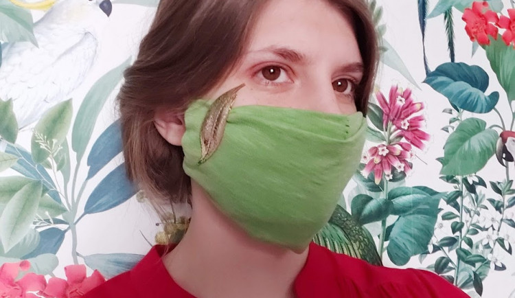 Lidé kvůli koronaviru soudí alergiky za kýchání na veřejnosti. Iniciativa Sponka pro alergiky se jim snaží pomoci