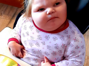 Bezbariérová koupelna je nutností, sami ale rodiče Izabelky rekonstrukci finančně nezvládnou. Pomůžete?