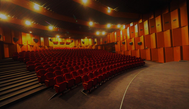 Přerovské kino v pondělí neotevře, filmové premiéry jsou odloženy