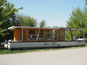 FOTO: Marie Terezie ve čtvrtek úspěšně dosedla na hladinu. Plavby Olomouc zahajují sezónu