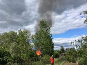 AKTUÁLNĚ: U Kláštěrního Hradiska vypukl požár
