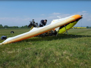 FOTO: Na olomouckém letišti v sobotu spadlo rogalo